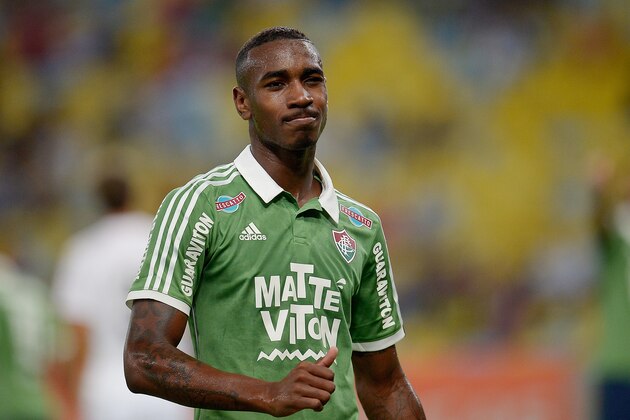 RIO DE JANEIRO, BRAZIL - JULY 02: Gerson of Fluminense in action during the match between Fluminense and Santos as part of Brasileirao Series A 2015 at Maracana stadium on July 2, 2015 in Rio de Janeiro, Brazil.  (Photo by Alexandre Loureiro/Getty Images)