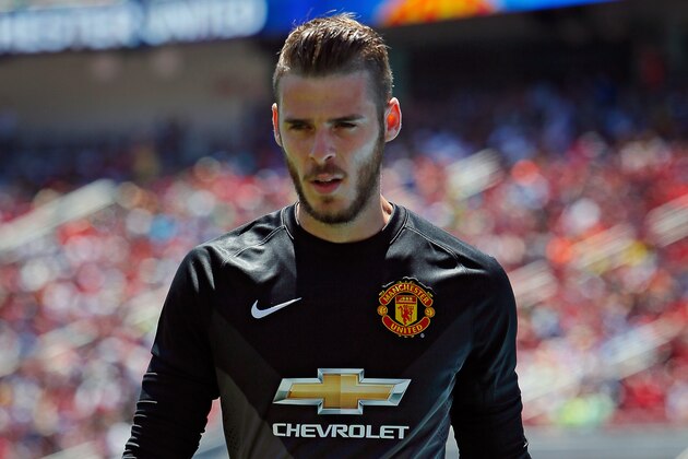 SANTA CLARA, CA - JULY 25:  Goal keeper David De Gea #1 of Manchester United walks to pick up the ball out of bounds against FC Barcelona during the International Champions Cup on July 25, 2015 at Levi's Stadium in Santa Clara, California.  Manchester United won 3-1.  (Photo by Brian Bahr/Getty Images)