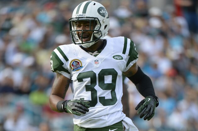 New York Jets strong safety Antonio Allen (39) lines up at the line of scrimmage during the second half of an NFL football game against the Jacksonville Jaguars in Jacksonville, Fla., Sunday, Dec. 9, 2012.(AP Photo/Phelan M. Ebenhack)