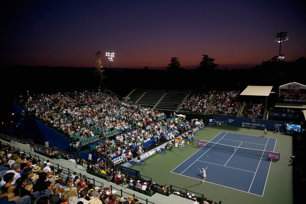 STANFORD, CA - AUGUST 07:  A general view of Agnieszka Radwanska of Poland serving to Angelique Kerber of Germany during Day 5 of the Bank of the West Classic at Stanford University Taube Family Tennis Stadium on August 7, 2015 in Stanford, California.  (Photo by Ezra Shaw/Getty Images)