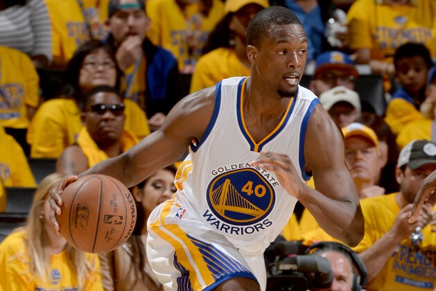 OAKLAND, CA - JUNE 7: Harrison Barnes #40 of the Golden State Warriors handles the basketball during Game Two of the 2015 NBA Finals on June 7, 2015 at Oracle Arena in Oakland, California. NOTE TO USER: User expressly acknowledges and agrees that, by downloading and or using this photograph, user is consenting to the terms and conditions of Getty Images License Agreement. Mandatory Copyright Notice: Copyright 2015 NBAE (Photo by Andrew D. Bernstein/NBAE via Getty Images)