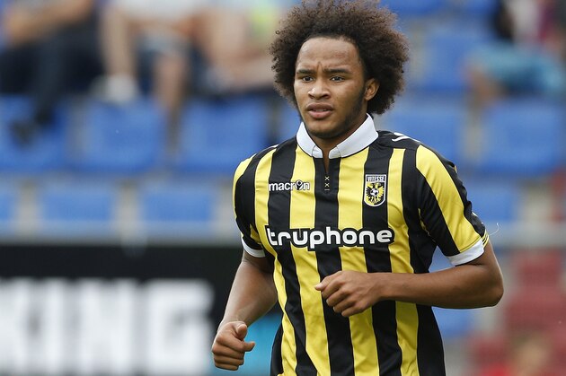 Izzy Brown of Vitesse during the Dutch Eredivisie match between Willem II Tilburg and Vitesse Arnhem at Koning Willem II stadium on August 09, 2015 in Tilburg, The Netherlands(Photo by VI Images via Getty Images)