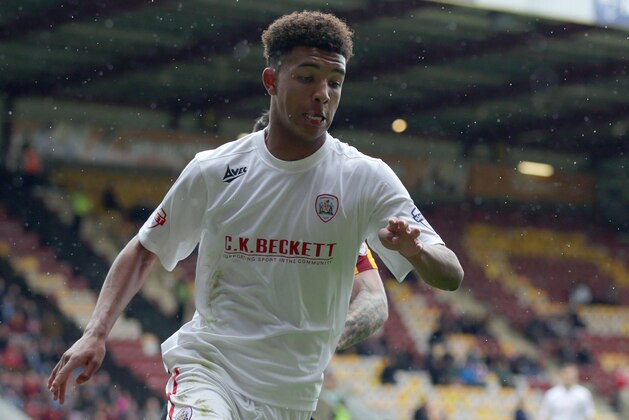 BRADFORD, ENGLAND - APRIL 25: Mason Holgate of Barnsley during the Sky Bet League One match between Bradford City and Barnsley at Coral Windows Stadium on April 25, 2015 in Bradford, England. (Photo by Clint Hughes/Getty Images) BRADFORD, ENGLAND - APRIL 25: Mason Holgate of Barnsley during the Sky Bet League One match between Bradford City and Barnsley at Coral Windows Stadium on April 25, 2015 in Bradford, England. (Photo by Clint Hughes/Getty Images)
