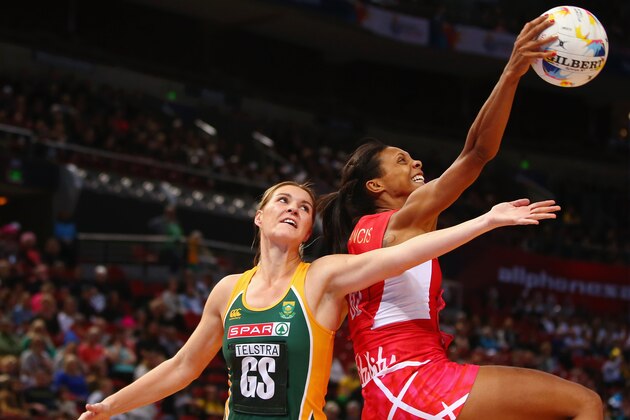 SYDNEY, AUSTRALIA - AUGUST 14:  Lenize Potgieter of South Africa and Geva Mentor of England compete for the ball during the 2015 Netball World Cup match between England and South Africa at Allphones Arena on August 14, 2015 in Sydney, Australia.  (Photo by Mark Kolbe/Getty Images)