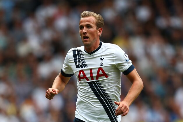 LONDON, ENGLAND - AUGUST 15:  Harry Kane of Tottenham Hotspur in action during the Barclays Premier League match between Tottenham Hotspur and Stoke City on August 15, 2015 in London, United Kingdom.  (Photo by Dan Mullan/Getty Images)