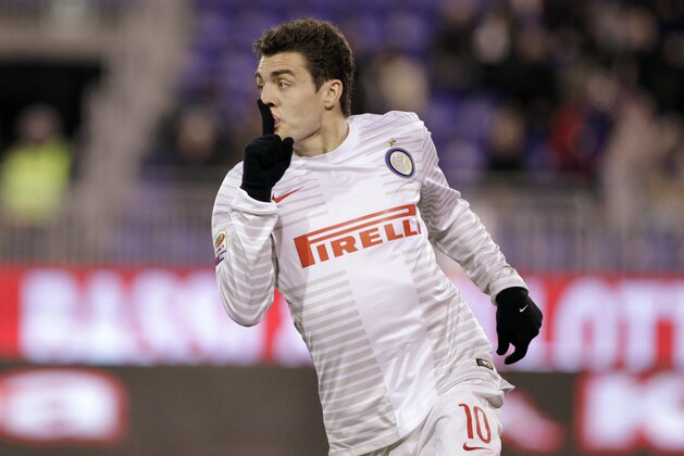 Inter's Mateo Kovacic  celebrates after scoring during an Italian Serie A soccer match beween Cagliari and Internazionale of Milan, at the Sant' Elia stadium in Cagliari, Italy, Monday, Feb. 23, 2015. (AP Photo/Daniela Santoni)