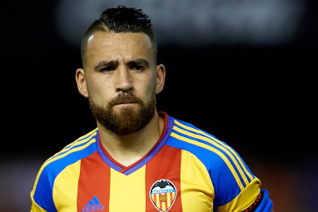 VALENCIA, SPAIN - AUGUST 08:  Nicolas Otamendi of Valencia looks on prior to the pre-season friendly match between Valencia CF and AS Roma at Estadio Mestalla on August 8, 2015 in Valencia, Spain.  (Photo by Manuel Queimadelos Alonso/Getty Images)