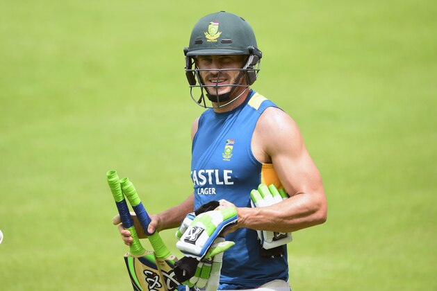 South Africa cricketer Faf du Plessis walks to the net training session at the Sher-e-Bangla National Cricket Stadium in Dhaka on July 29, 2015. AFP PHOTO/ Munir uz ZAMAN        (Photo credit should read MUNIR UZ ZAMAN/AFP/Getty Images)