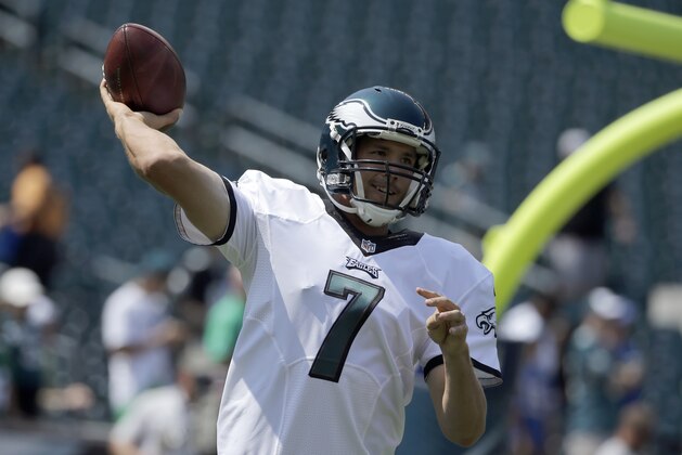Philadelphia Eagles' Sam Bradford warms up before a preseason NFL football game against the Indianapolis Colts, Sunday, Aug. 16, 2015, in Philadelphia. (AP Photo/Michael Perez)