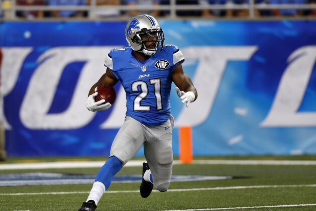 Detroit Lions running back Ameer Abdullah runs during the first half of an NFL preseason football game against the New York Jets, Thursday, Aug. 13, 2015, in Detroit. (AP Photo/Paul Sancya)