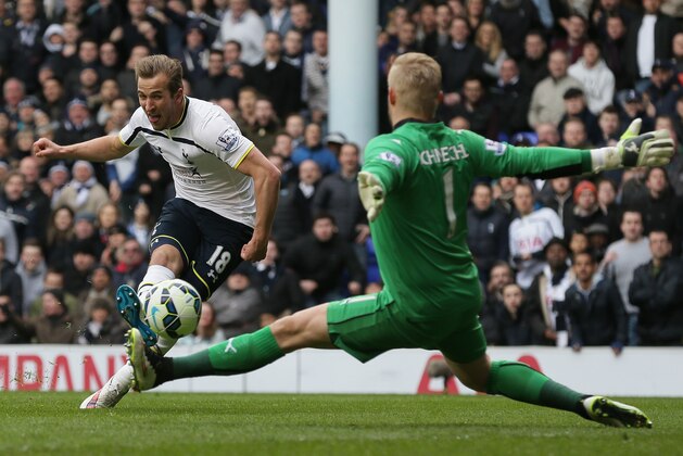Tottenham Hotspur’s Harry Kane attempts a shot past Leicester’s goalkeeper Kasper Schmeichel during the English Premier League soccer match between Tottenham and Leicester City at White Hart Lane, London, Saturday, March 21, 2015. (AP Photo/Tim Ireland)