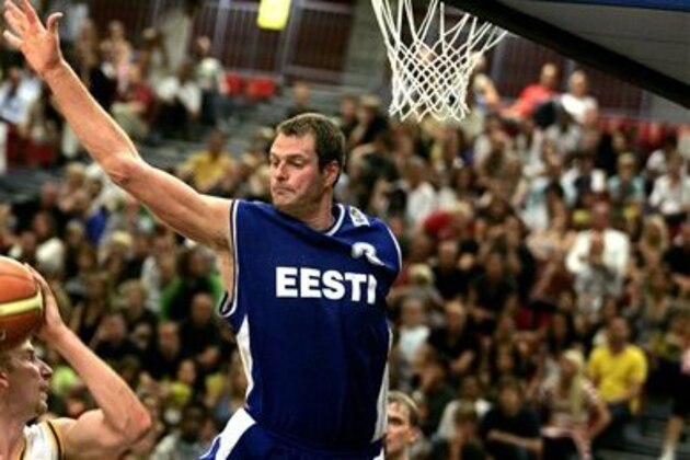 Estonia's Martin Muursepp, right, blocks Sweden's Per Ringstrom during the Basketball European Championships qualification match between Sweden and Estonia in Stockholm, Sweden, Thursday Aug. 9, 2007. Sweden lost 50-57. (AP Photo/Scanpix, Patrick Sorquist) ** SWEDEN OUT **