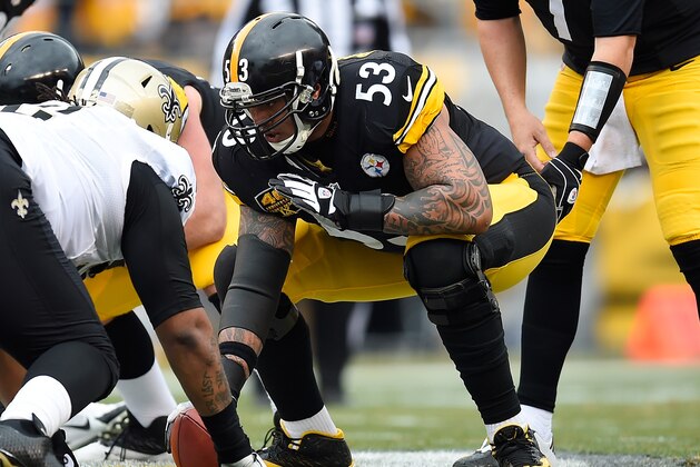 PITTSBURGH, PA - NOVEMBER 30:  Maurkice Pouncey #53 of the Pittsburgh Steelers during the game against the New Orleans Saints at Heinz Field on November 30, 2014 in Pittsburgh, Pennsylvania.  (Photo by Joe Sargent/Getty Images)