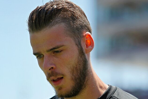 SANTA CLARA, CA - JULY 25:  Goal keeper David De Gea #1 of Manchester United walks to pick up the ball out of bounds against FC Barcelona during the International Champions Cup on July 25, 2015 at Levi's Stadium in Santa Clara, California.  Manchester United won 3-1.  (Photo by Brian Bahr/Getty Images)