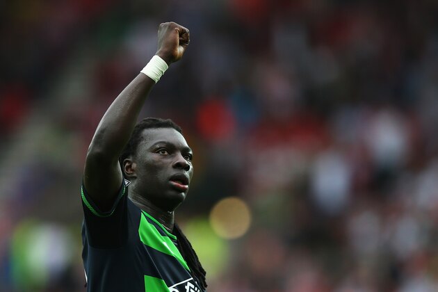 SUNDERLAND, ENGLAND - AUGUST 22:  Bafetimbi Gomis of Swansea City celebrates scoring his team's first goal during the Barclays Premier League match between Sunderland and Swansea City at the Stadium of Light on August 22, 2015 in Sunderland, England.  (Photo by Alex Livesey/Getty Images)