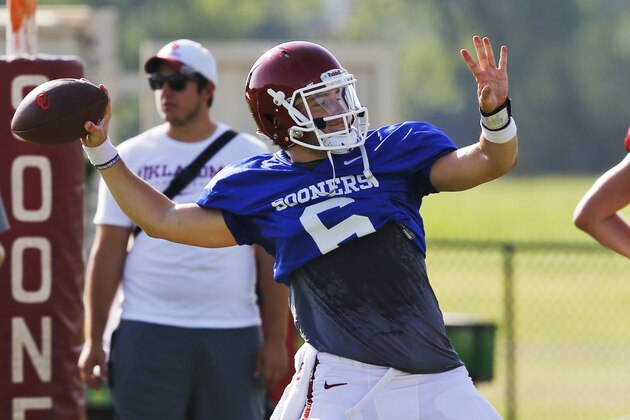 Oklahoma quarterback Baker Mayfield throws during an Oklahoma NCAA college football practice in Norman, Okla., Monday, Aug. 10, 2015. (AP Photo/Sue Ogrocki)