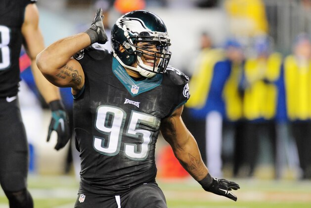 PHILADELPHIA, PA - DECEMBER 07:  Mychal Kendricks #95 of the Philadelphia Eagles reacts against the Seattle Seahawks in the first half of the game at Lincoln Financial Field on December 7, 2014 in Philadelphia, Pennsylvania.  (Photo by Evan Habeeb/Getty Images)
