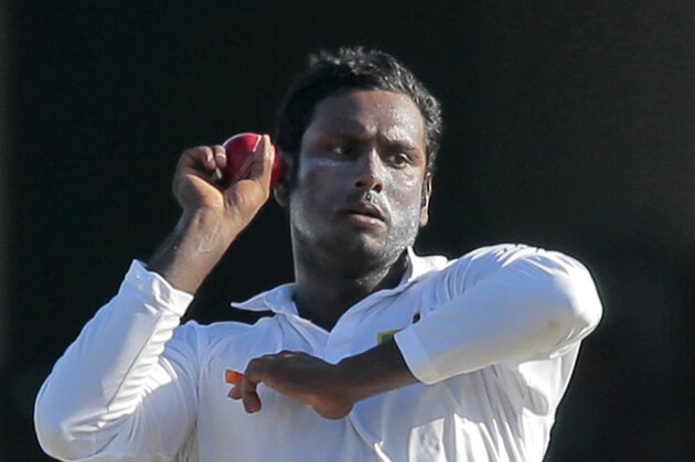 Sri Lanka's Angelo Mathews delivers a ball during the third day's play of the second test cricket match against India in Colombo, Sri Lanka, Saturday, Aug. 22, 2015. (AP Photo/Eranga Jayawardena)