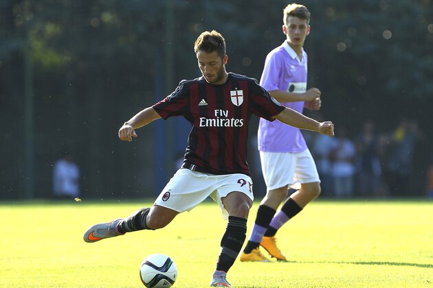 SOLBIATE ARNO, ITALY - JULY 14:  Andrea Bertolacci of AC Milan in action during the preseason friendly match between AC Milan and Legnano on July 14, 2015 in Solbiate Arno, Italy.  (Photo by Marco Luzzani/Getty Images)