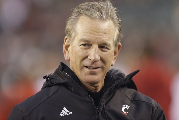 Cincinnati head coach Tommy Tuberville at the start of an NCAA college football game against Memphis, Saturday, Oct. 4, 2014, in Cincinnati. (AP Photo/Al Behrman)
