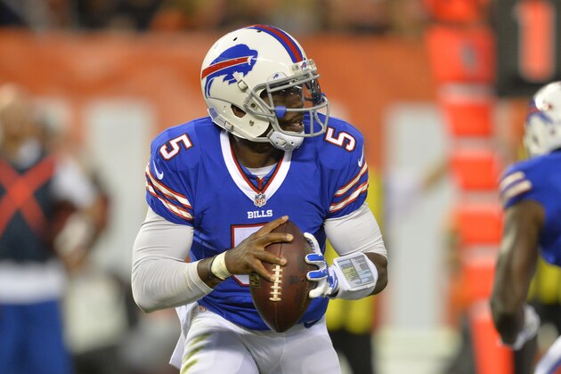 Buffalo Bills quarterback Tyrod Taylor scrambles in the first quarter of an NFL preseason football game against the Cleveland Browns Thursday, Aug. 20, 2015, in Cleveland. Buffalo won 11-10. (AP Photo/David Richard)