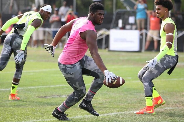 Philadelphia 4-star tight end Naseir Upshur is set to announce his verbal commitment on Tuesday. He is down to Michigan and Florida State.