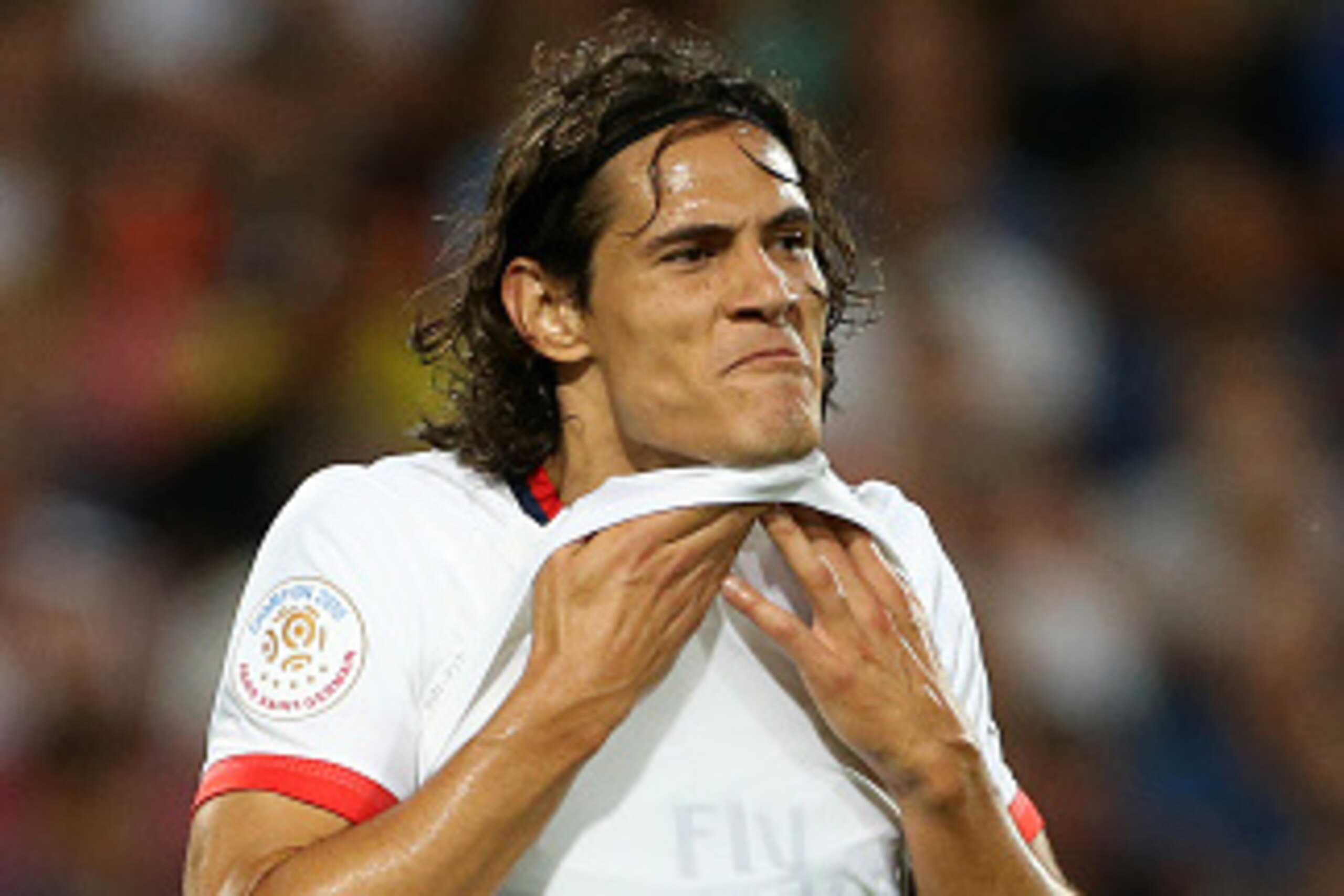 MONTPELLIER - AUGUST 21: Edinson Cavani of PSG reacts during the French Ligue 1 match between Montpellier Herault SC (MHSC) v Paris Saint-Germain (PSG) at Stade de la Mosson on August 21, 2015 in Montpellier, France. (Photo by Jean Catuffe/Getty Images)