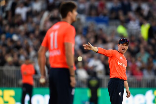 MANCHESTER, ENGLAND - JUNE 23: England captain Eoin Morgan sets his field during the NatWest International Twenty20 match between England and New Zealand  at Old Trafford on June 23, 2015 in Manchester, England.  (Photo by Stu Forster/Getty Images)