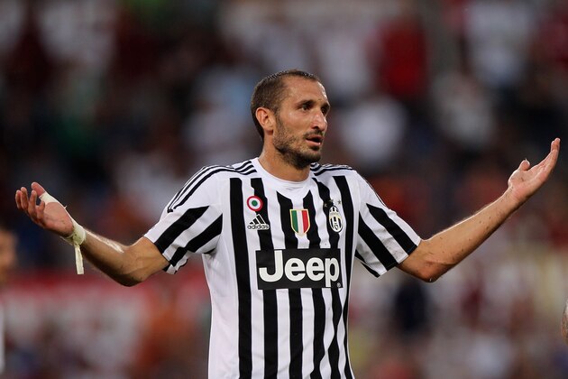 ROME, ITALY - AUGUST 30:  Giorgio Chiellini of Juventus FC reacts during the Serie A match between AS Roma and Juventus FC at Stadio Olimpico on August 30, 2015 in Rome, Italy.  (Photo by Paolo Bruno/Getty Images)