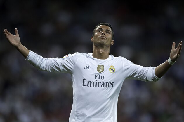 MADRID, SPAIN - AUGUST 29:  Cristiano Ronaldo of Real Madrid CF reacts as he fail to score during the La Liga match between Real Madrid CF and Real Betis Balompie at Estadio Santiago Bernabeu on August 29, 2015 in Madrid, Spain.  (Photo by Gonzalo Arroyo Moreno/Getty Images)