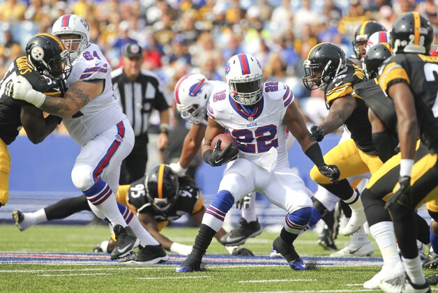 Buffalo Bills running back Fred Jackson (22) runs against the Pittsburgh Steelers during the first half of a preseason NFL football game on Saturday, Aug. 29, 2015, in Orchard Park, N.Y. (AP Photo/Bill Wippert)