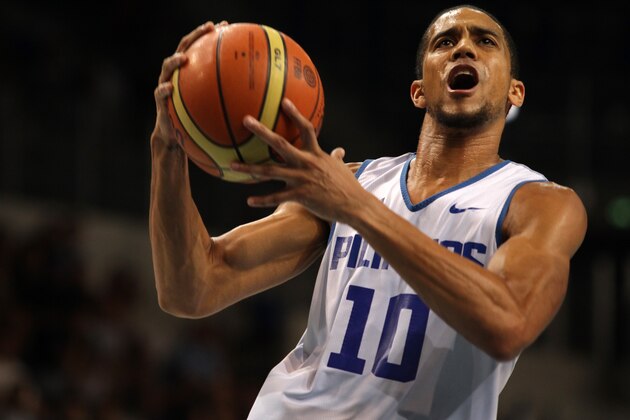 Philippines' Gabe Norwood holds the ball during a friendly basketball match between France and Philippines on August 15, 2014 in Antibes, southeastern France, as part of the preparation for the 2014 FIBA Basketball World Cup in Spain. AFP PHOTO / JEAN CHRISTOPHE MAGNENET        (Photo credit should read JEAN CHRISTOPHE MAGNENET/AFP/Getty Images)