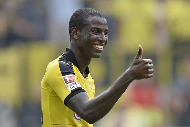 Dortmund's Adrian Ramos shows thumb up after scoring during the German Bundesliga soccer match between Borussia Dortmund and Hertha BSC Berlin in Dortmund, Germany, Sunday, Aug. 30, 2015. (AP Photo/Martin Meissner)