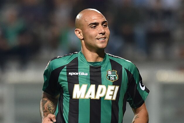 REGGIO NELL'EMILIA, ITALY - MAY 31:  Simone Zaza  of Sassuolo celebrates after scoring the goal 2-0 during the Serie A match between US Sassuolo Calcio and Genoa CFC at Mapei Stadium on May 31, 2015 in Reggio nell'Emilia, Italy.  (Photo by Giuseppe Bellini/Getty Images)