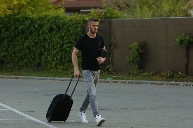 Manchester United's goalkeeper David De Gea of Spain arrives at Soccer City training facility for a Spanish soccer team concentration meeting in Las Rozas, near Madrid, Spain, Tuesday, Sept. 1, 2015. The day after De Gea's multi-million euro move to the Spanish capital was called off, Madrid pointed the finger at United, issuing a lengthy 10-point statement claiming officials at Old Trafford held the deal up with their delays, but United hit back at their old rivals by publishing a counter-statement on Tuesday evening.(AP Photo)