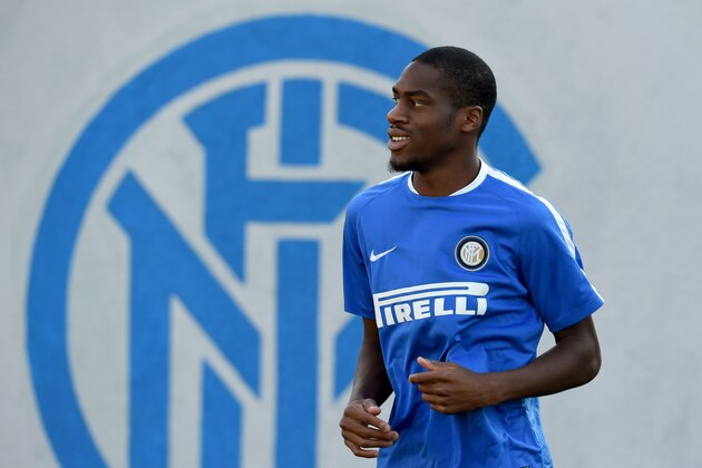 COMO, ITALY - AUGUST 29: Geoffrey Kondogbia of FC Internazionale looks on during a training session at the club's training ground at Appiano Gentile on August 29, 2015 in Como, Italy. (Photo by Claudio Villa - Inter/Getty Images) COMO, ITALY - AUGUST 29: Geoffrey Kondogbia of FC Internazionale looks on during a training session at the club's training ground at Appiano Gentile on August 29, 2015 in Como, Italy. (Photo by Claudio Villa - Inter/Getty Images)
