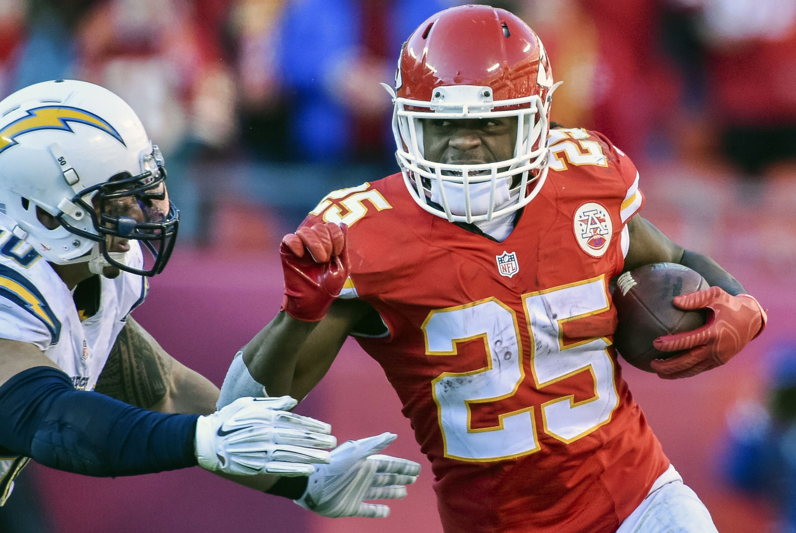 FILE - In this Sunday, Dec. 28, 2014,  file photo, Kansas City Chiefs running back Jamaal Charles (25) runs against the San Diego Chargers during the second half of their NFL football game in Kansas City, Mo. Charles was banged up much of 2014, but he said during off season work he was finally feeling healthy again. (AP Photo/Reed Hoffmann, File)