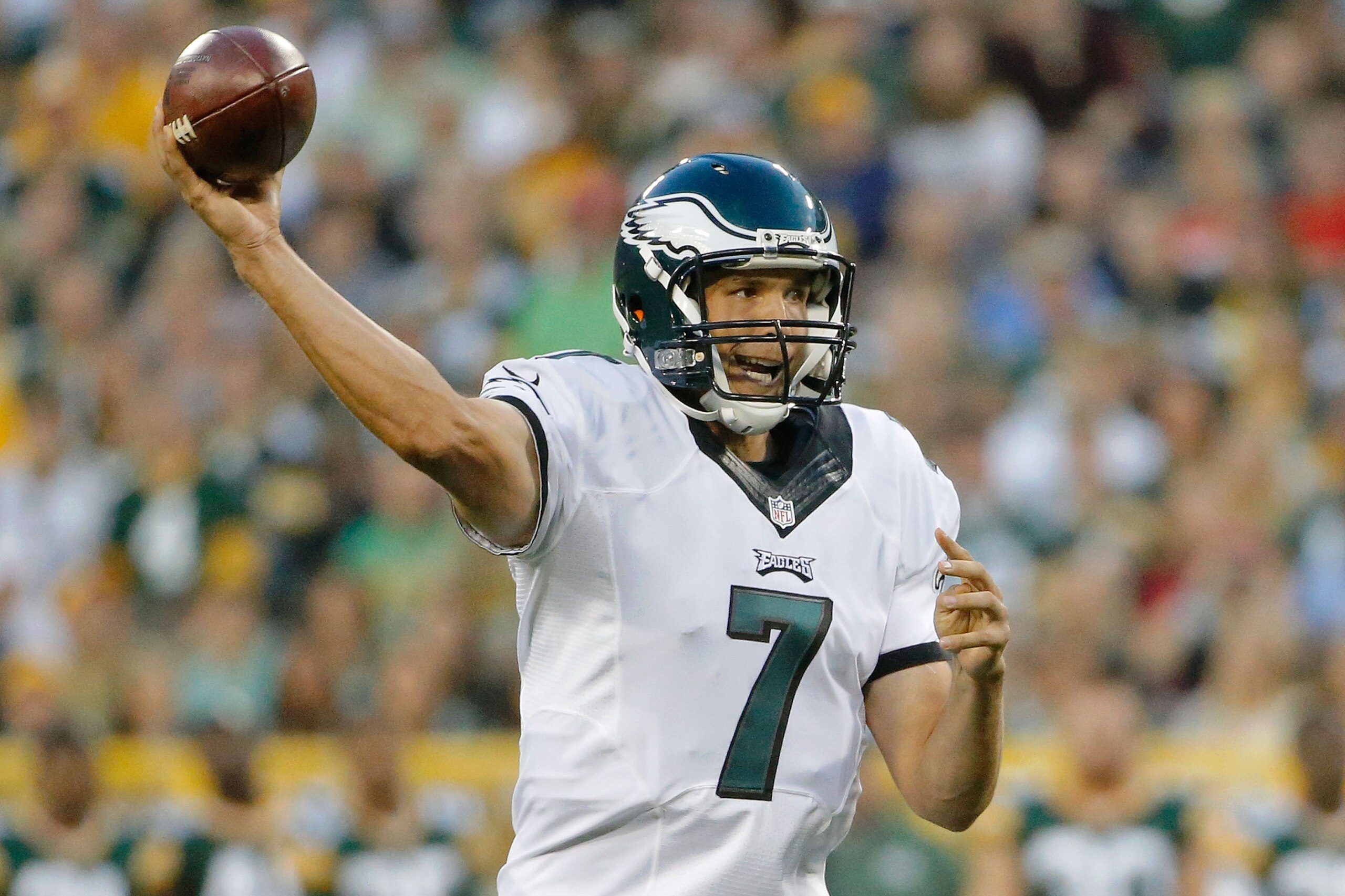 GREEN BAY, WI - AUGUST 29: Sam Bradford #7 of the Philadelphia Eagles passes the ball against the Green Bay Packers during the first quarter in a preseason game at Lambeau Field on August 29, 2015 in Green Bay, Wisconsin.  (Photo by Jon Durr/Getty Images)