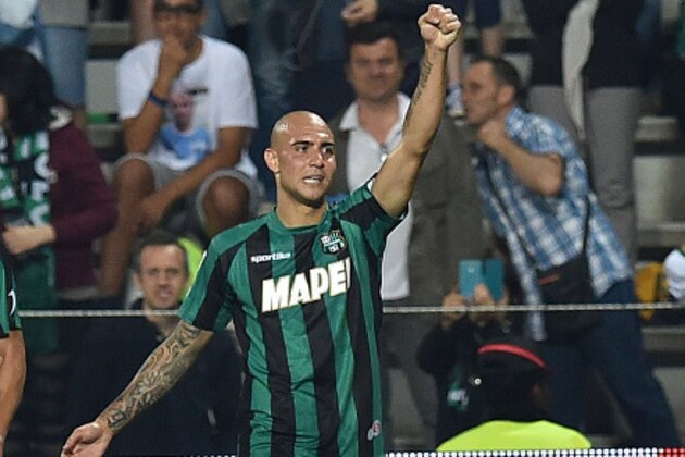 REGGIO NELL'EMILIA, ITALY - MAY 31:  Simone Zaza  of Sassuolo celebrates after scoring the goal 3-0 during the Serie A match between US Sassuolo Calcio and Genoa CFC at Mapei Stadium on May 31, 2015 in Reggio nell'Emilia, Italy.  (Photo by Giuseppe Bellini/Getty Images)