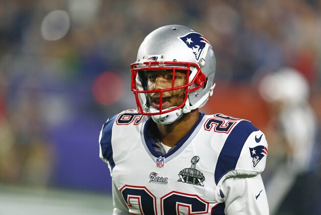 Feb 1, 2015; Glendale, AZ, USA; New England Patriots cornerback Logan Ryan (26) against the Seattle Seahawks in Super Bowl XLIX at University of Phoenix Stadium. Mandatory Credit: Mark J. Rebilas-USA TODAY Sports