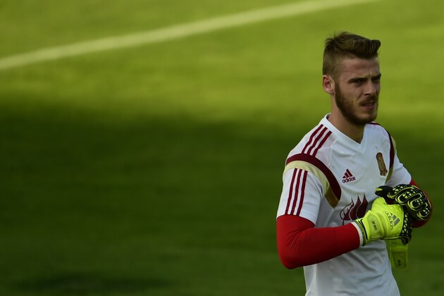 sManchester United's Spanish goalkeeper David de Gea attends a training session of the Spanish national football team in Las Rozas' Soccer City on September 2, 2015.   AFP PHOTO/ PIERRE-PHILIPPE MARCOU        (Photo credit should read PIERRE-PHILIPPE MARCOU,PIERRE PHILIPPE MARCOU/AFP/Getty Images)