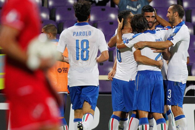 FLORENCE, ITALY - SEPTEMBER 03: Graziano Pelle (C) with his teammates of Italy celebrates after scoring the opening goal during the UEFA EURO 2016 qualifier between Italy and Malta on September 3, 2015 in Florence, Italy. (Photo by Paolo Bruno/Getty Images) FLORENCE, ITALY - SEPTEMBER 03: Graziano Pelle (C) with his teammates of Italy celebrates after scoring the opening goal during the UEFA EURO 2016 qualifier between Italy and Malta on September 3, 2015 in Florence, Italy. (Photo by Paolo Bruno/Getty Images)