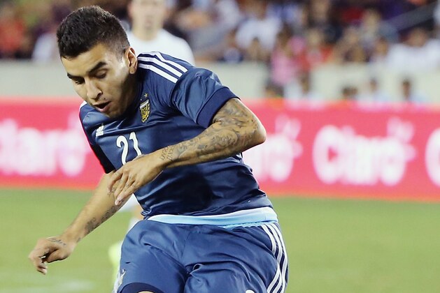 HOUSTON, TX - SEPTEMBER 04:  Angel Correa #21 of Argentina in action on the field during their International friendly match against Bolivia at BBVA Compass Stadium on September 4, 2015 in Houston, Texas.  (Photo by Scott Halleran/Getty Images)