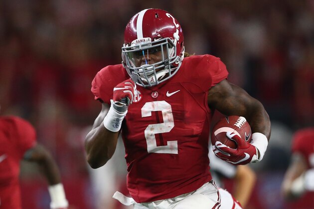 ARLINGTON, TX - SEPTEMBER 05:  Derrick Henry #2 of the Alabama Crimson Tide runs for a touchdown against the Wisconsin Badgers in the third quarter during the Advocare Classic at AT&T Stadium on September 5, 2015 in Arlington, Texas.  (Photo by Ronald Martinez/Getty Images)