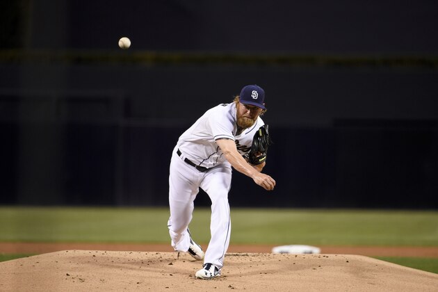 SAN DIEGO, CA - SEPTEMBER 01:  Andrew Cashner #34 of the San Diego Padres pitches during the first inning of a baseball game against the Texas Rangers at Petco Park on September 1, 2015 in San Diego, California.  (Photo by Denis Poroy/Getty Images)