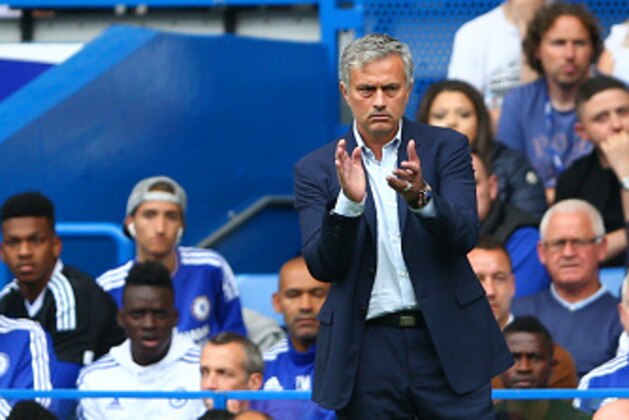 LONDON, ENGLAND - AUGUST 29:  Head coach Jose Mourinho of Chelsea gestures during the Barclays Premier League match between Chelsea and Crystal Palace at Stamford Bridge on August 29, 2015 in London, England.  (Photo by Paul Gilham/Getty Images)