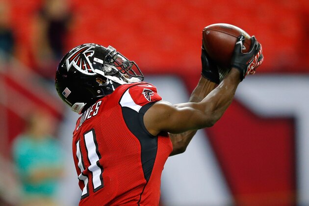ATLANTA, GA - SEPTEMBER 03:  Julio Jones #11 of the Atlanta Falcons warms up prior to facing the Baltimore Ravens at Georgia Dome on September 3, 2015 in Atlanta, Georgia.  (Photo by Kevin C. Cox/Getty Images)
