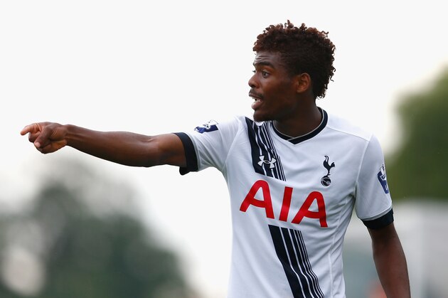 ENFIELD, ENGLAND - AUGUST 10: Nathan Oduwa of Spurs gives instructions during the Barclays U21 Premier League match between Tottenham Hotspur U21 and Everton U21 at Tottenham Hotspur Training Ground on August 10, 2015 in Enfield, England. (Photo by Julian Finney/Getty Images) ENFIELD, ENGLAND - AUGUST 10: Nathan Oduwa of Spurs gives instructions during the Barclays U21 Premier League match between Tottenham Hotspur U21 and Everton U21 at Tottenham Hotspur Training Ground on August 10, 2015 in Enfield, England. (Photo by Julian Finney/Getty Images)