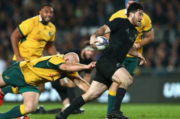 AUCKLAND, NEW ZEALAND - AUGUST 15:  Nehe Milner-Skudder of the All Blacks makes a break during The Rugby Championship, Bledisloe Cup match between the New Zealand All Blacks and the Australian Wallabies at Eden Park on August 15, 2015 in Auckland, New Zealand.  (Photo by Cameron Spencer/Getty Images)