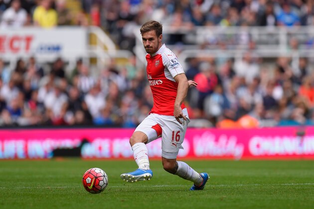 NEWCASTLE UPON TYNE, ENGLAND - AUGUST 29:  Arsenal player Aaron Ramsey in action during the Barclays Premier League match between Newcastle United and Arsenal on August 29, 2015 in Newcastle upon Tyne, United Kingdom.  (Photo by Stu Forster/Getty Images)